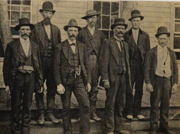 Jesse, en ünlü hayduda dönüşmeden önce başkan Lincoln’e karşı köleci güney ordusunun saflarında savaşmıştı. 1866'da onun tarafı savaşı kaybedince, iş değiştirmekten başka çaresi kalmadı. Jesse James çetesi bu şekilde doğdu.