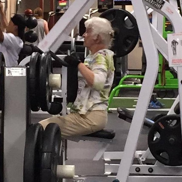 5. Жми, бабуля! 💪