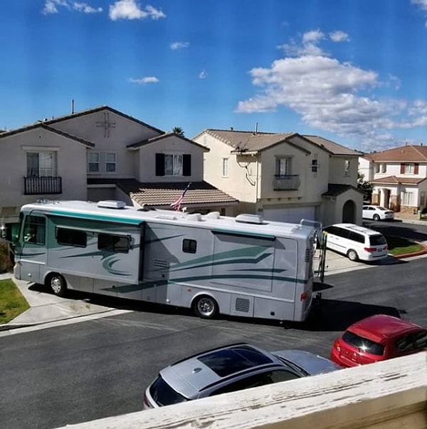 2. И как вы предлагаете возлюбить ближнего своего, когда он паркуется вот так?!