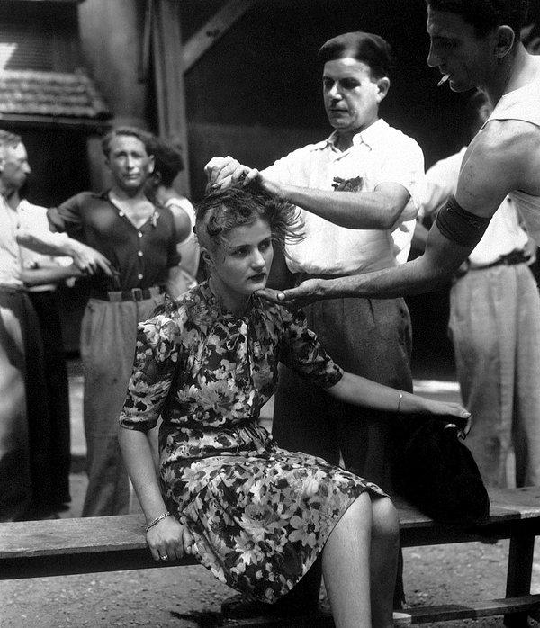 3. İşgal kuvvetleri ile bağlantısı olduğu tespit edilen Fransız kadının, ceza olarak saçları kesiliyor, 1944