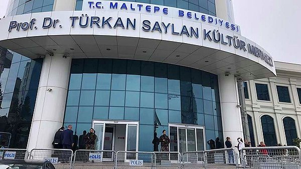 'Maltepe'deki sayım CHP itirazı üzerine durduruldu'