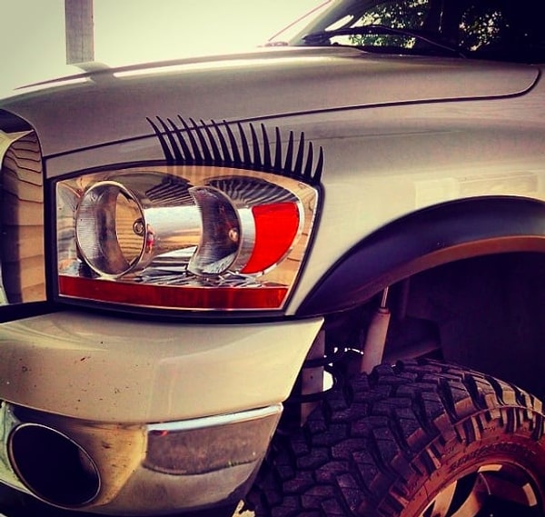 4. Заботливая супруга, которая добавила автомобилю мужа немного лоска.