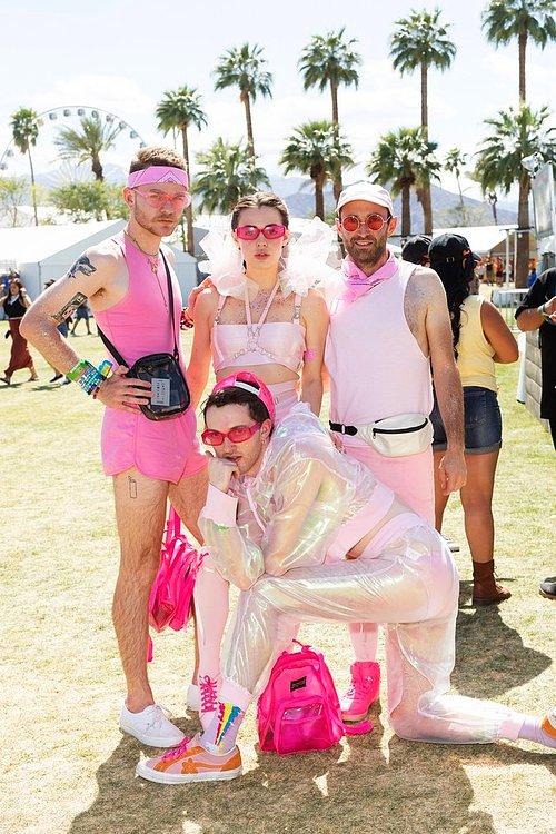 Coachella Bu Yıl da Rengarenk: Yılın En Değerli Şenliğinin En Dikkat Alımlı Kombinleri