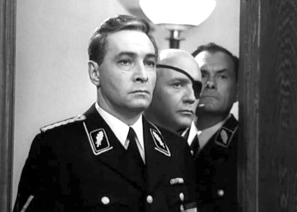 13. Ну этот шедевр наверняка узнают все.