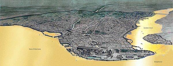 8. Rumlarca inanılan efsanede İstanbul'un surlarının melekler tarafından inşa edildiğine inanılıyor.