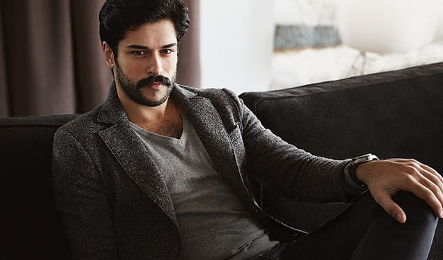 4. Burak Özçivit, eş cinsel rollerini asla oynamayacağını söyleyerek son derece homofobik bir tavır sergilemişti.