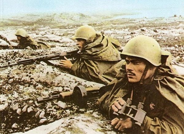 9. Определите причины неудач Красной армии в первые годы войны.