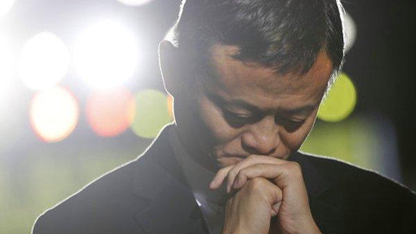 Alibaba'nın kurucusu Jack Ma, çalışanlarını ismini ''996'' koyduğu program dahilinde haftanın altı günü sabah 9'dan akşam 9'a kadar çalıştırıyor.