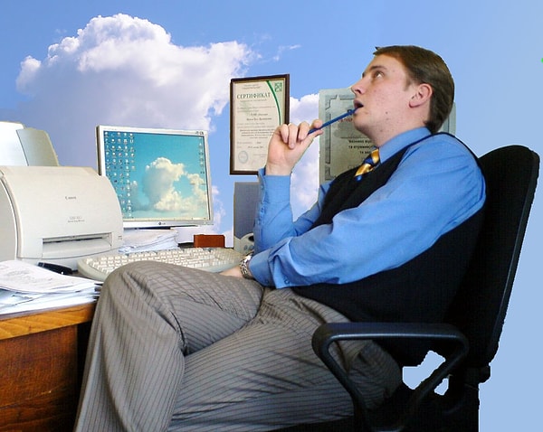 2. На работе бывают непредвиденные ситуации. Допустим, клиент задал вам вопрос, ответа на который вы не знаете. Как будете выходить из щекотливой ситуации?