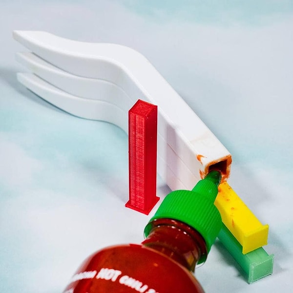 В данном случае это кетчуп, майонез и горчица