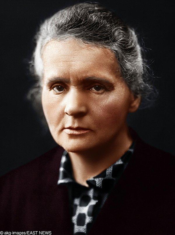 30. Radyoaktivite üzerine yaptığı çalışmalarla iki farklı alanda Nobel Ödülü kazanan bilim insanı Marie Curie. (1867-1934)