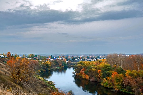 8. Почему Дон называют "тихим"?