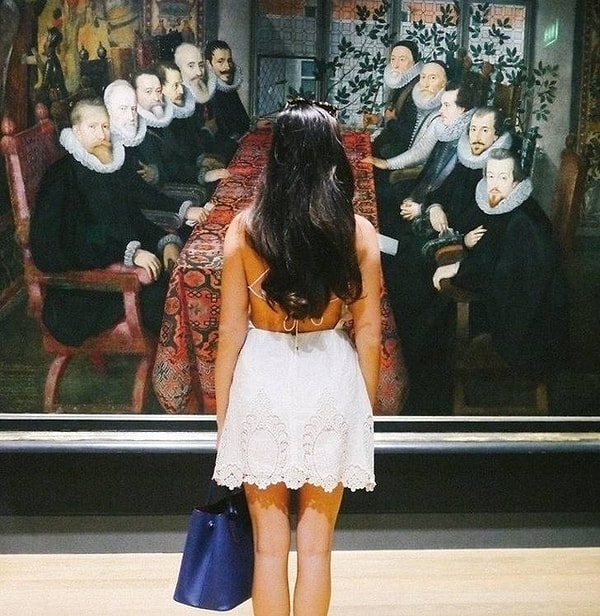 13. Куда вы так вырядились, мисс? Прикройте срамоту!