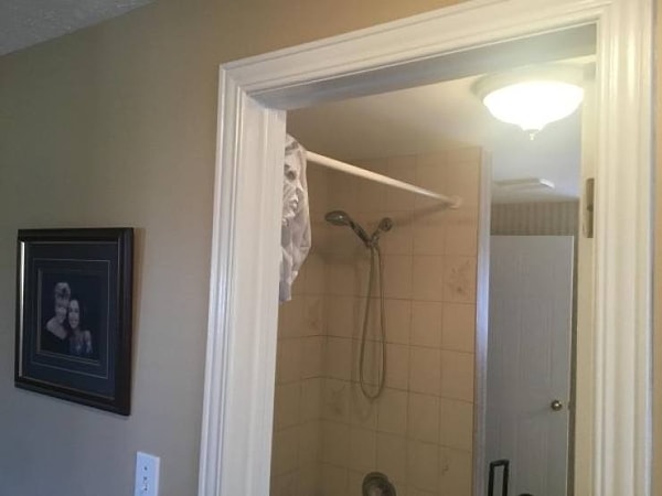 23. Смотрите на полотенце.