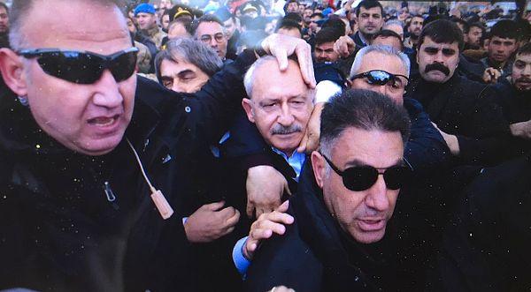 Ankara Valiliği, CHP lideri Kemal Kılıçdaroğlu'na yönelik saldırıyı "müessif protesto eylemi" olarak nitelendirdi.