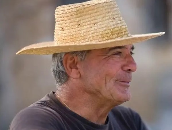 8. Что скажете про национальность этого мужчины?