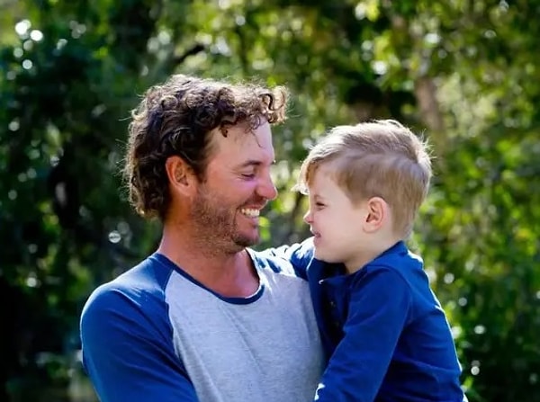 11. Кто по национальности эти двое?