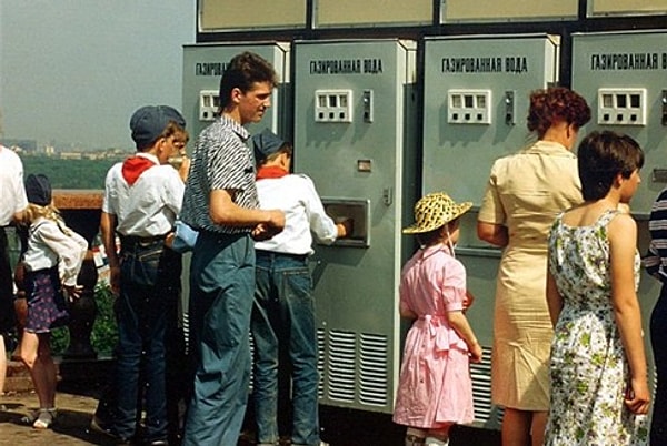 При желании вы могли бы прожить на советскую зарплату, но если бы отказывали себе в некоторых излишествах.