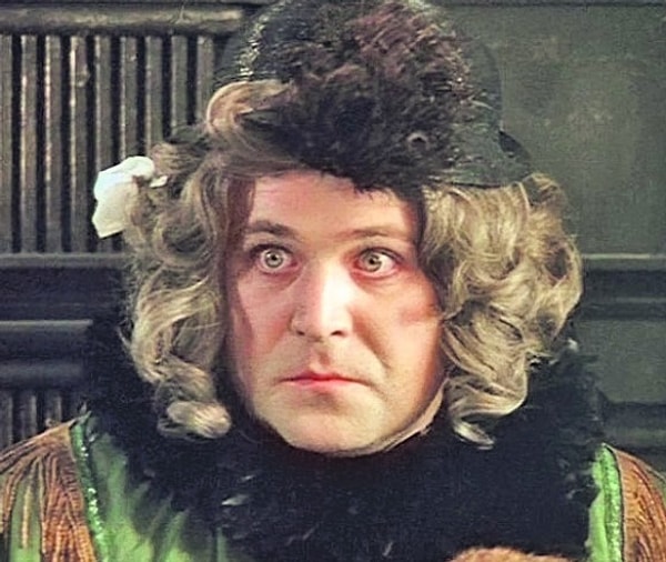 7. Где, по мнению "донны Розы", много донов Педро и диких обезьян?