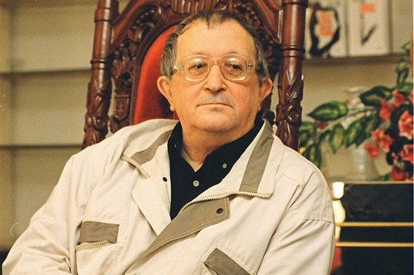 2. Под каким псевдонимом писал Б. Н. Стругацкий, когда умер его брат?