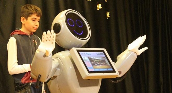 Konya'da Üretilen Robot ADA, Robot Sofia'yı Kıskanıyor musun Sorusu İçin 'Neden Kıskanayım, Ben Daha Zekiyim' Dedi