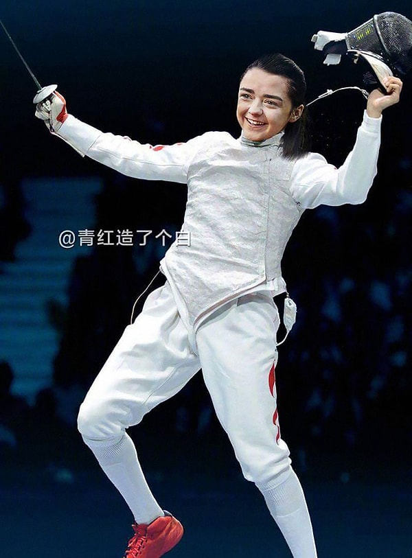 #14 Арья неразлучна со своей Иглой.