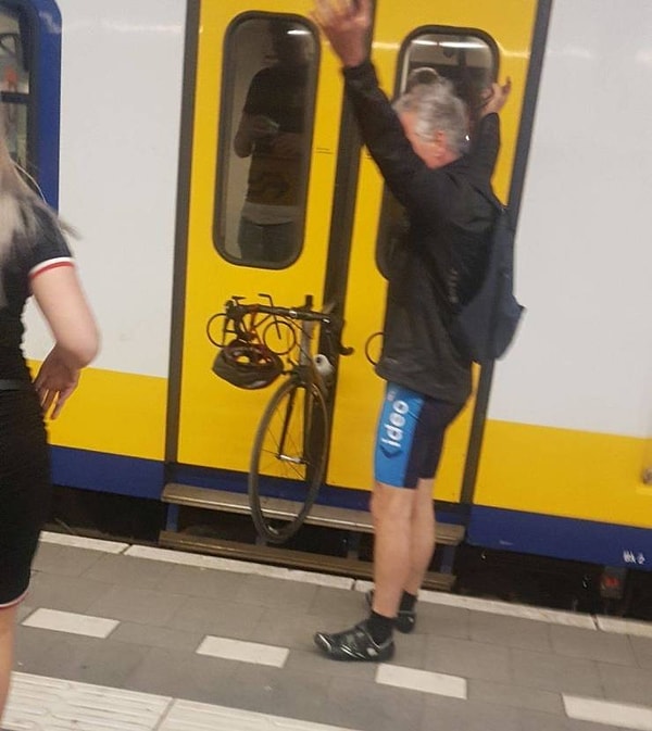 8. Велосипед решил, что с него хватит, и уехал от хозяина на метро
