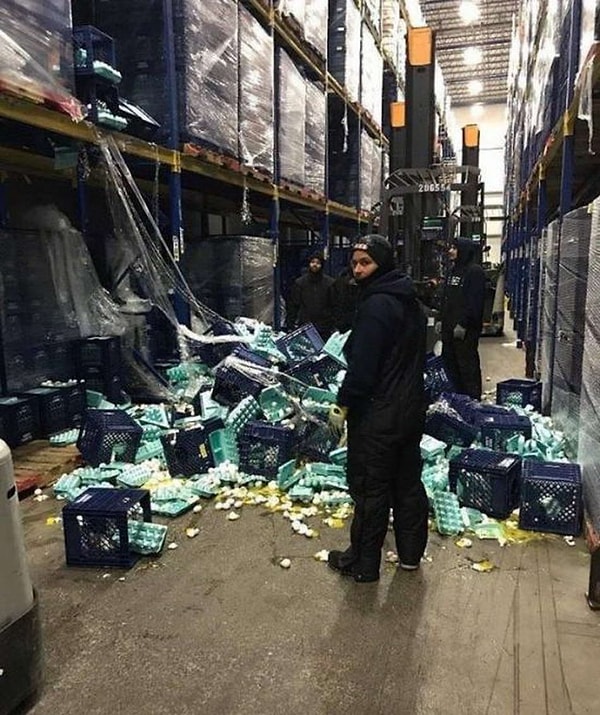 21. Вы только посмотрите на обреченный взгляд этого парня. Вместо тысячи слов