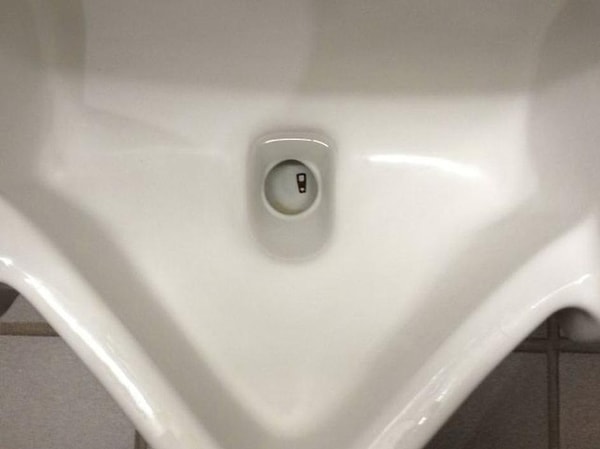 20. И ведь доставать не полезешь...