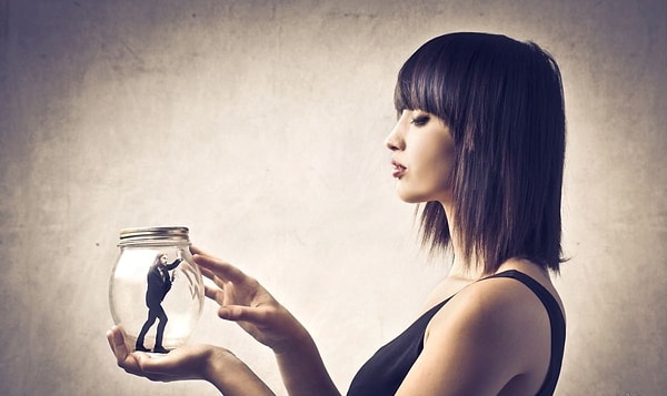 Властность