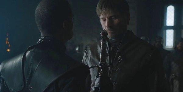 2. Jaime'nin Winterfell'de kalmasına karar verilidikten sonra kılıcı "Dulun Feryadı" ona verildi.
