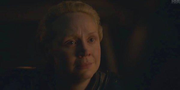 18. Brienne Yedi Krallık'ın ilk kadın şövalyesi ilan edildiği anda gözler bi' dolu dolu oldu.