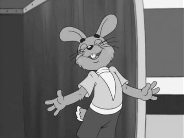 2. Какого цвета шортики Зайца?