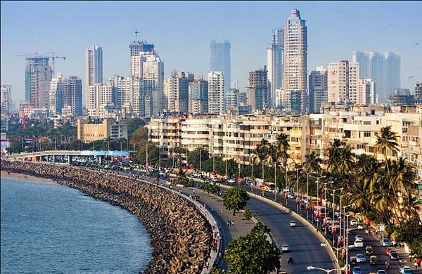 12. 13 из 20 самых загрязненных городов мира находятся в этой стране. Отсюда родом 70% всех известных специй. А также это государство - родина шахмат.