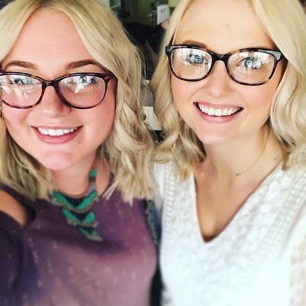 6. «Коллега моего мужа постоянно говорил мне, что я выгляжу, как его жена. Когда мы, наконец, встретились, я согласилась! Теперь она одна из моих ближайших подруг».