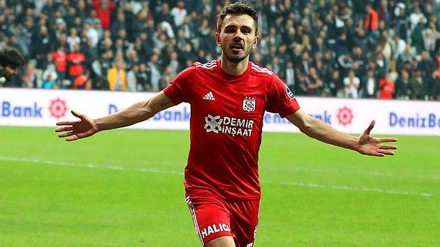 54. Sakarya - Emre Kılınç / Sivasspor - 3 milyon €