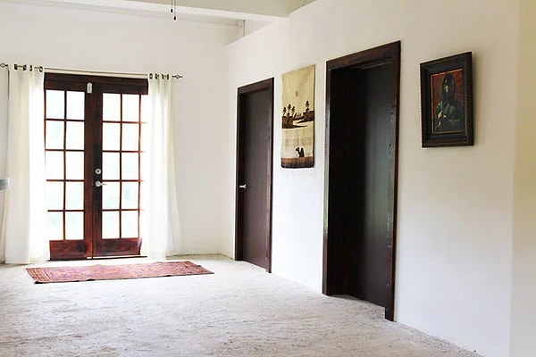 9. Дома деревни также устройчивы к землетрясениям и сохраняют прохладу внутри, что отбрасывает необходимость установки кондиционера и помогает экономить энергию.