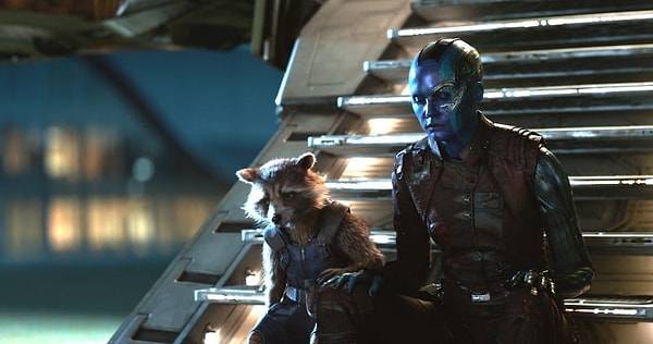 А что же насчет остальных? Небула и Ракета все еще живы и здоровы. Небула дрейфует в космосе с Тони, Ракета же тусит на Земле после битвы за Ваканду. Но из-за того, что они практически всегда выглядят одинаково, сравнивать их нет никакого смысла.