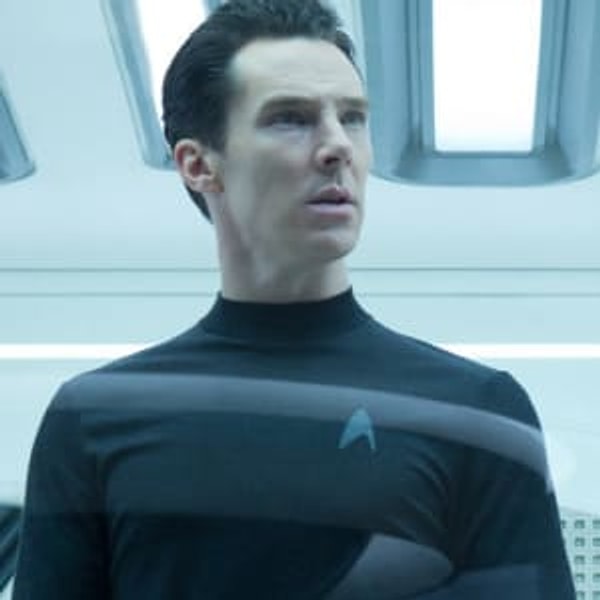 14. Вы, наверное, помните, что Крис Хемсворт, Бенедикт Камбербэтч и Зои Салдана - все были в фильмах франшизы "Стартрек"