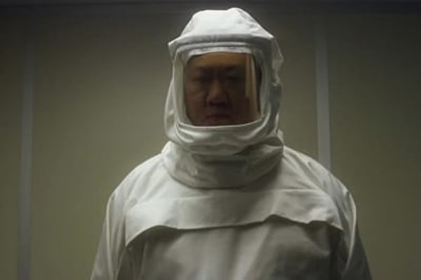 15. Бенедикт Вонг и Тесса Томпсон в "Аннигиляции"