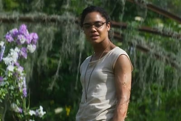 15. Бенедикт Вонг и Тесса Томпсон в "Аннигиляции"