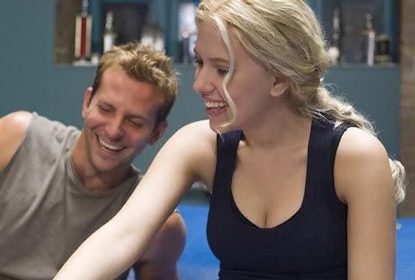 20. Скарлетт Йоханссон снялась с Брэдли Купером в "Обещать — не значит жениться"