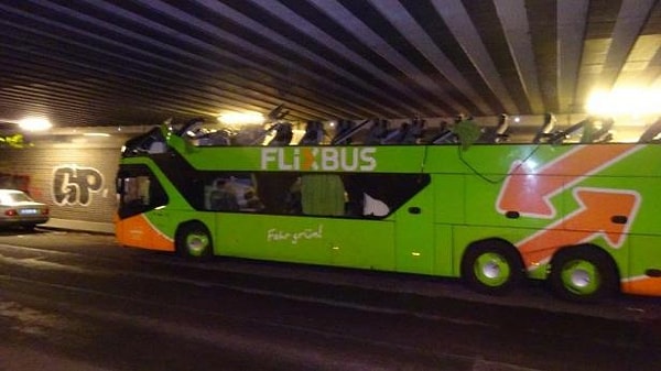 14. Водитель забыл о том, что автобус двухэтажный...