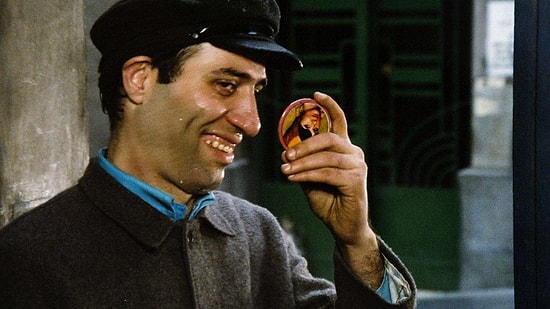 Üniversiteyi 27 Yılda Bitiren Kemal Sunal'ın Eğitim Hayatını ve Azmini Öğrenince Çok Şaşıracaksınız