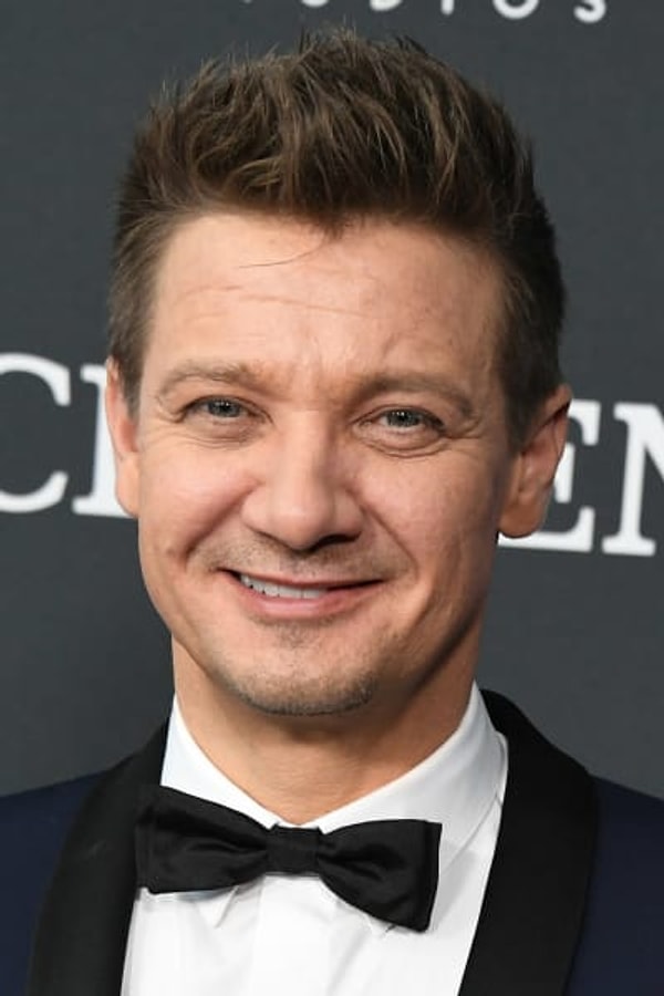 6. Джереми Реннер (Клинт Бартон / Соколиный глаз)