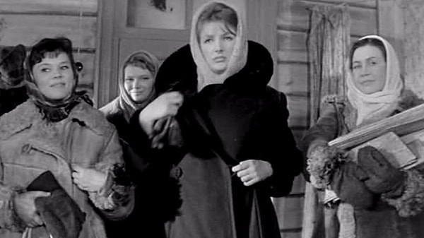 7. Кто играет Тосю Кислицыну в фильме «Девчата»?