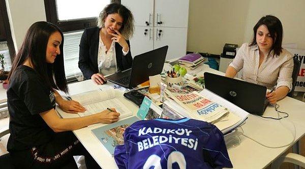 Kadıköy Belediyesindenin kadın çalışanları, Kadınların futbol oynamasında farkındalık oluşturmak için tamamiyle belediyede çalışan kadınlardan oluşan bir futbol takımı kurdu.