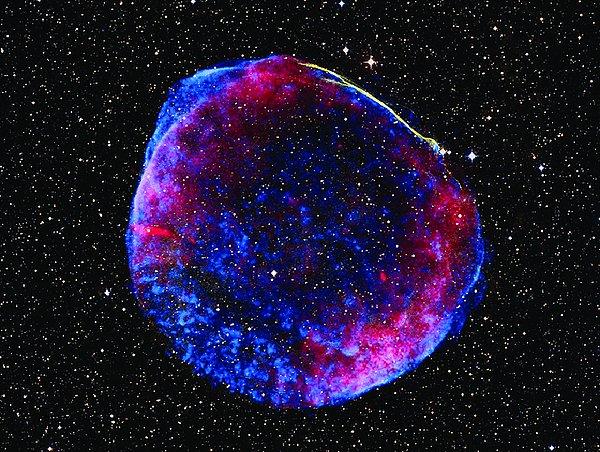 1006 - Tarihte kayıtlara geçirilmiş en parlak Süpernova olan SN 1006, Kurt takımyıldızı içerisinde gözlemlendi.