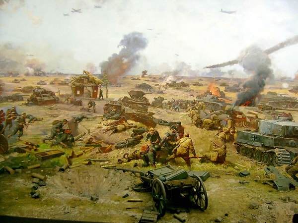 6. Кто одержал победу на Курской дуге летом 1943?