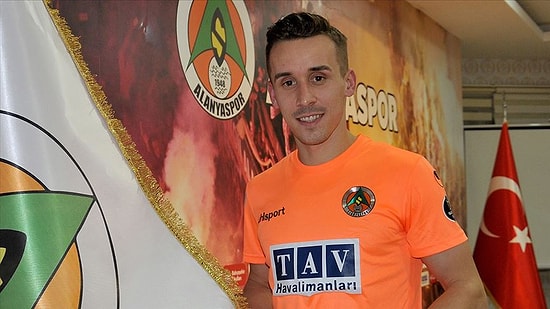 Alanyasporlu Futbolcuları Taşıyan Minibüs Devrildi: Josef Sural Hayatını Kaybetti